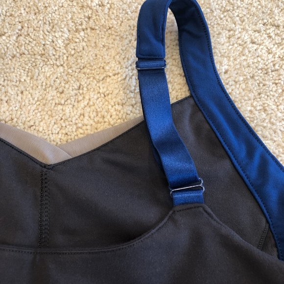 FABLETICS Shira High Impact Sports Bra - Picture 7 of 10
